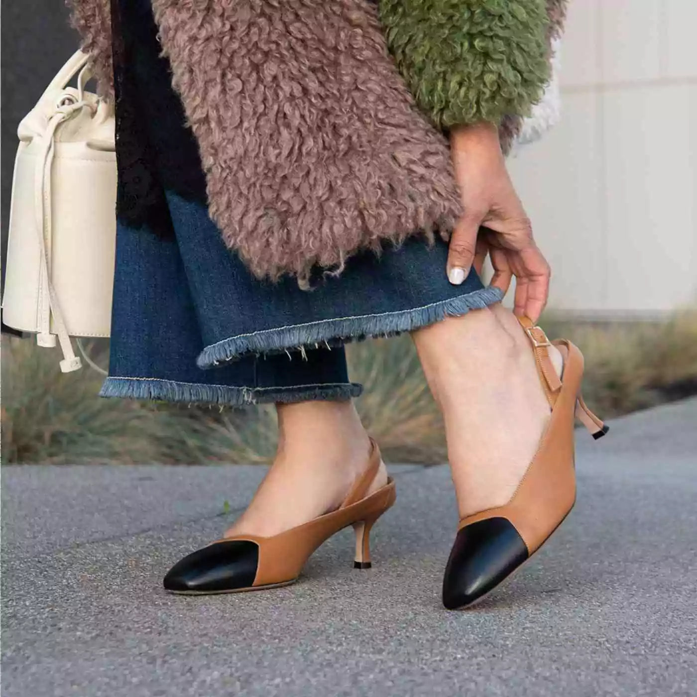 Narya Closed Toe Slingback Kitten Heels | E'MAR